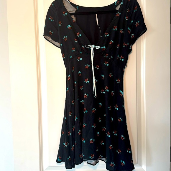 Free People Everyone's Favorite Mini Women’s Floral Dress Size Small - Picture 5 of 9
